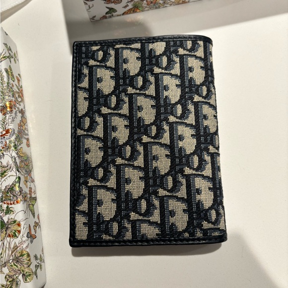 Authentic Dior passport holder- brand new - Picture 3 of 6